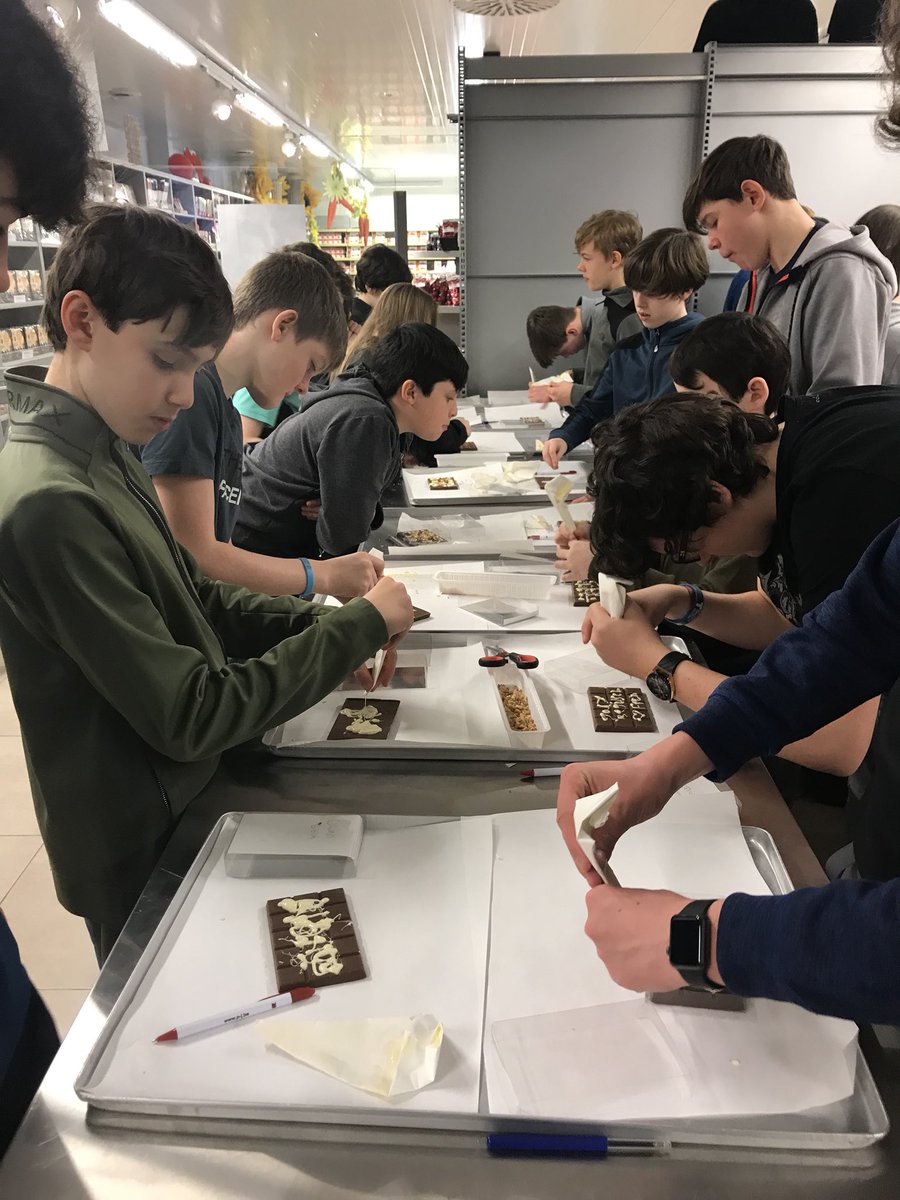BeckMFL's tweet image. Chocolate decorating #France2018