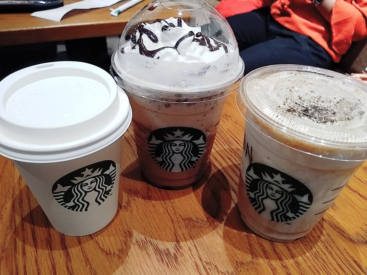 ShreyaChanda99's tweet photo. artistry in every sip
#StarbucksInKolkata 
#conversationwithcoffee
#starbuckscoffee 
#lovelypeople https://t.co/E5RNy9YlEa