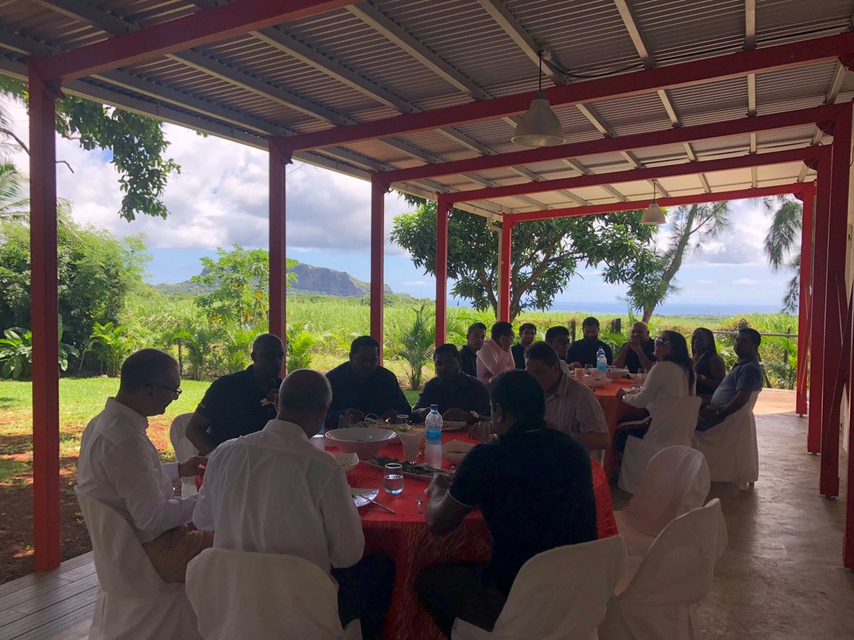 hiperdistt's tweet photo. Our amazing Cisco team in Mauritius meeting with partners today during our Cisco enablement event #TheNetworkIntuitive #C9K #CiscoDCC18 #DCCInterdistEA18 @mhonyango https://t.co/a370aldY3h