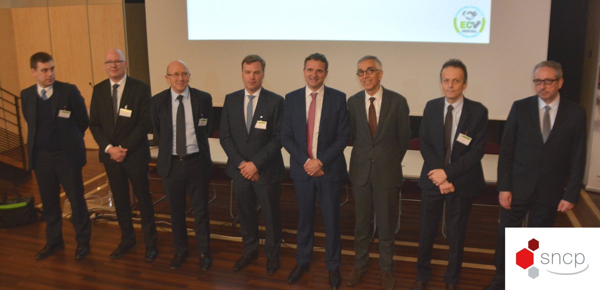 CfcpFrance's tweet photo. 21/03/18 Paris - Belle participation au 1er anniv. de l’ECV du #pneu. PL #rechapable. La profession se mobilise pour faire vivre la feuille de route de l’éco. circulaire du pneu. PL. Dossier de presse : https://t.co/Q16Z2ItBMF https://t.co/fyYN3Tsmrk