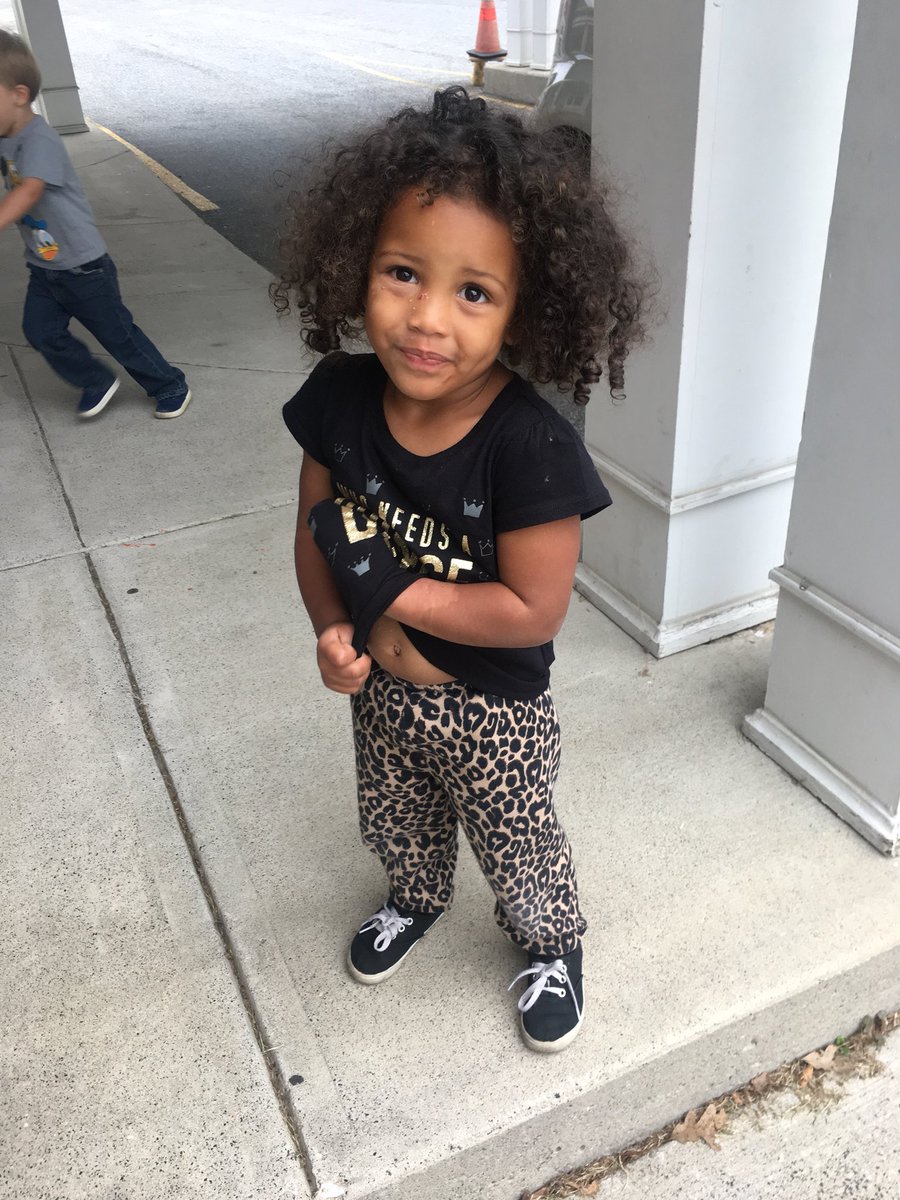 AreWhy_AyeEnn's tweet photo. @Do_ItLikeFields @MansHonest Love this girl. My heart in Hunan form #BlackFathers #BlackFather https://t.co/lMiqYCQQ85