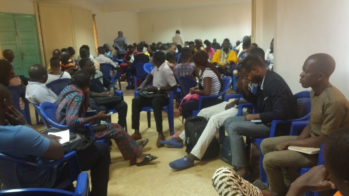 fpjtogo's tweet photo. Le groupe 2 comptant 93 personnes mène des refexions sur la thématique "Jeunesse, citoyennété et éthique de la responsabilité".
#FpjTogo #JeunesseTogolaise #FpjTg18 https://t.co/cjLmLal9Gd