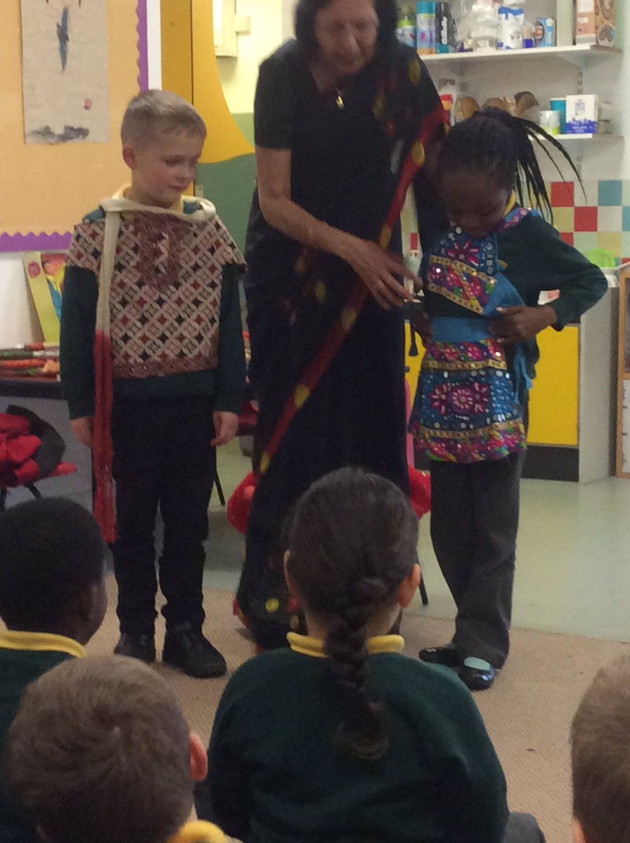 firsprimarysale's tweet photo. #year1 enjoying learning all about India #stickdancing #clapdancing #sarees #RE https://t.co/BaGf2XdLDE