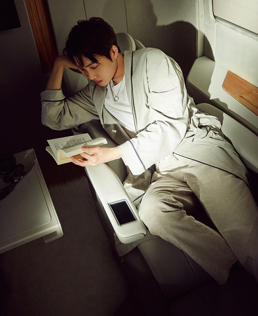 EXOUPDATE_ID's tweet photo. [OFFICIAL] wkorea Instagram Update With Kai (1/2): SM x HYUNDAI

#EXO #엑소 @weareoneEXO 

🦄sihun

#exoupdate_id
#kaiupdate #kimjonginupdate https://t.co/Cwmu6pyvHX