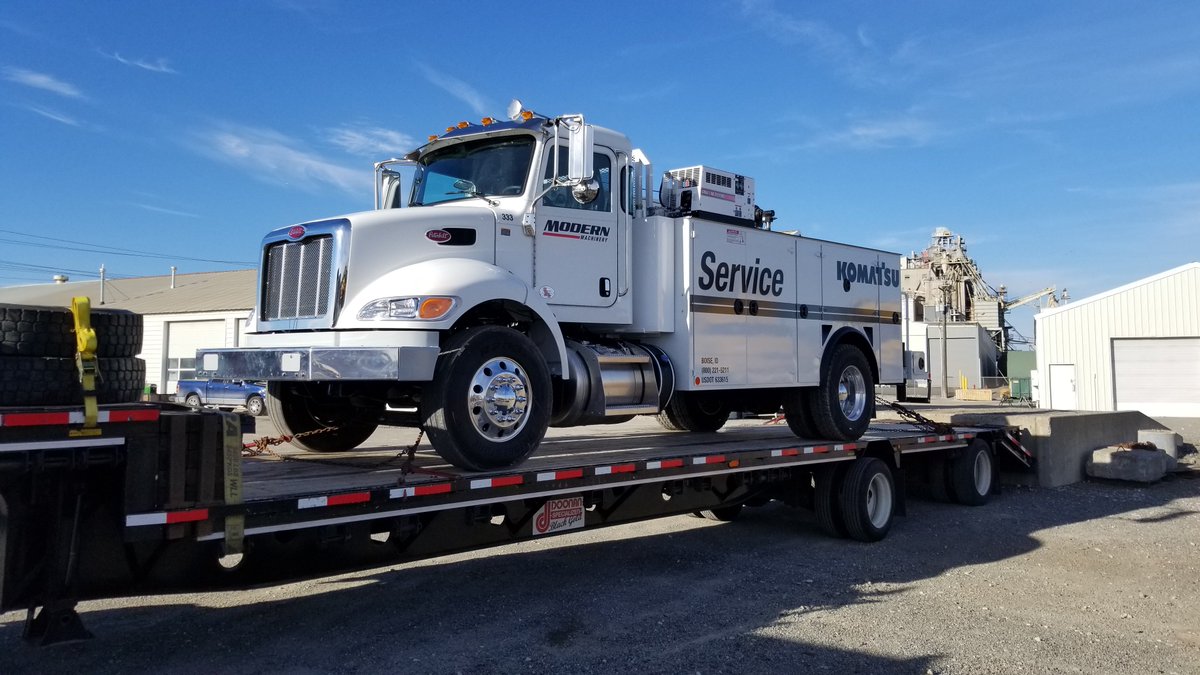 psilogisticsllc's tweet photo. Happy Thursday ya’ll! This week has flown by. Can’t wait to get this brand new service truck to its new home!
#ModernMachinery #Komatsu #Peterbilt #Trucking #Servicetrucks #Boise #Idaho #logistics #PSILogistics #Springishere https://t.co/l4YaMUYJJQ