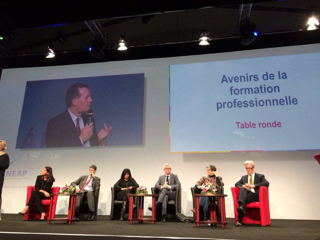 Au congrès du <a href="/CneapEc/">CNEAP</a>, on y lit la <a href="/FranceAgricole/">La France Agricole</a> mais on discute aussi des « avenirs de la formation professionnelle ».