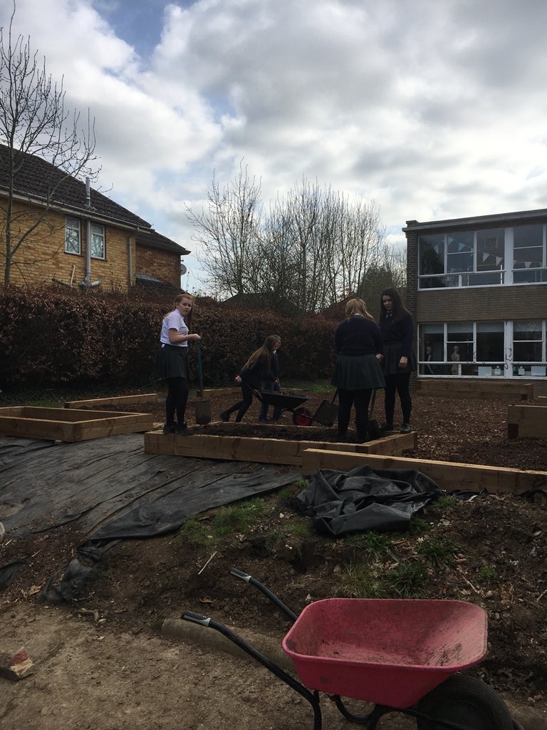 MrEyre's tweet photo. The @TBHAcademy Garden project is going from strength to strength, students decorating the planters that Mr Kirkby has made! Very proud of the students. Big thank you to @Tesco for their bags of help grant. #TBHA #believeinyourbest #tescobagsofhelp https://t.co/sUFQ5Ohcv5