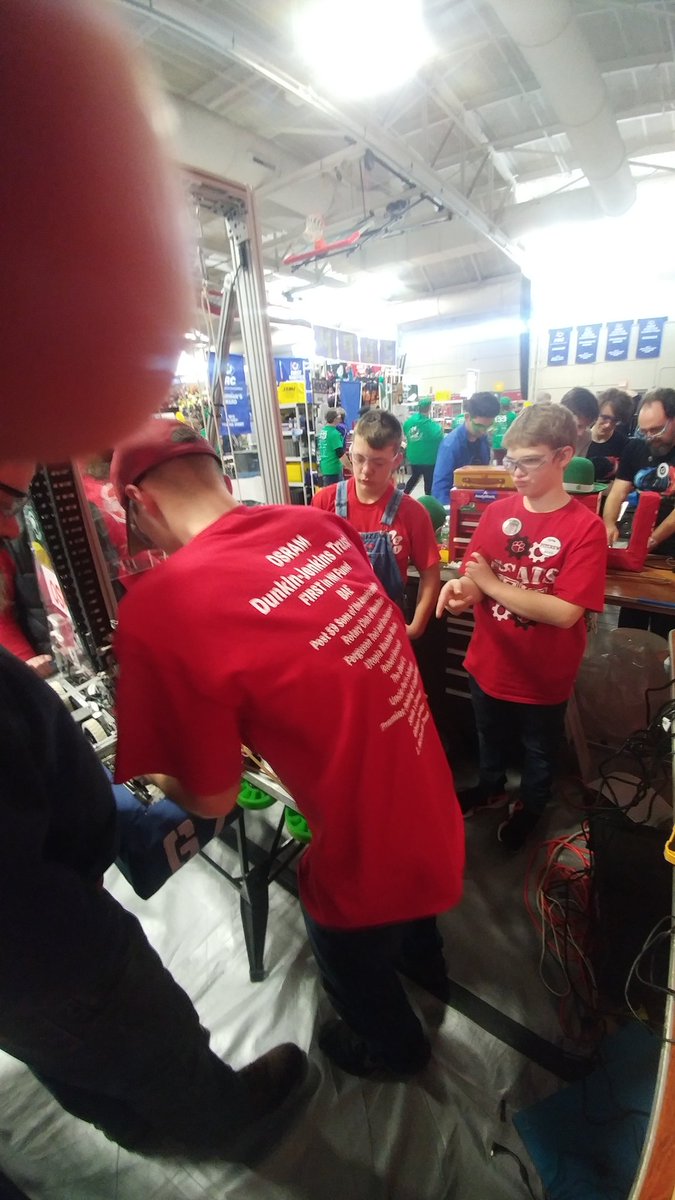 HillcatRobotics's tweet photo. #HDHSPride 
More work in the pit https://t.co/YKgPEknsmH