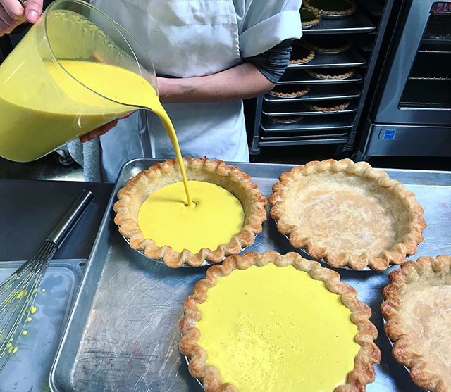 birdsblack's tweet image. Buy 2 slices get 1 FREE at our 439 3rd Avenue shop today 😊❄️✨ #pieweather #eatmorepie!