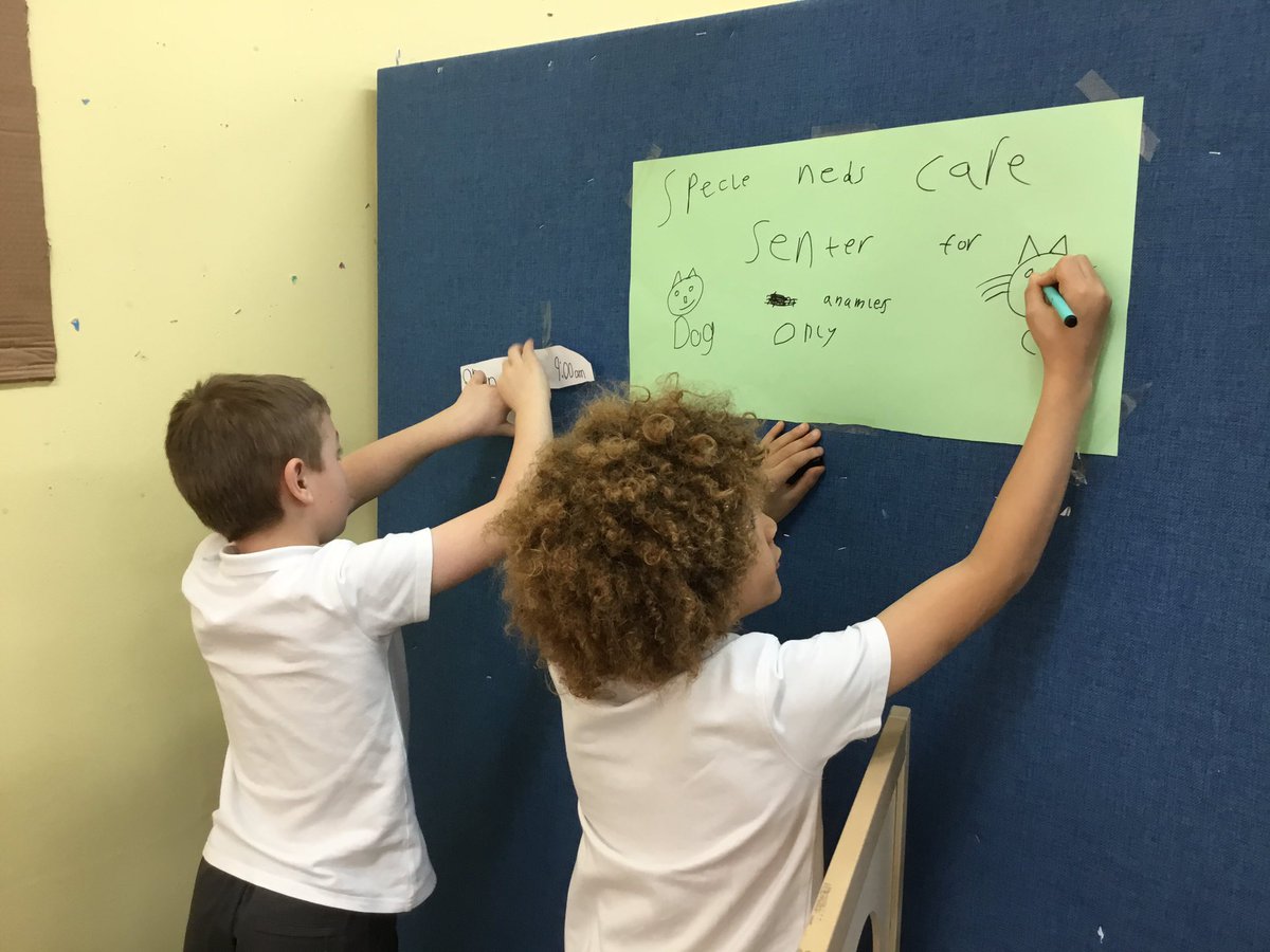 Portyschool's tweet image. Amazing team work this week in Rainbow room, during cooking and making our role play area. #soproud #collaborativeworking #gettingon