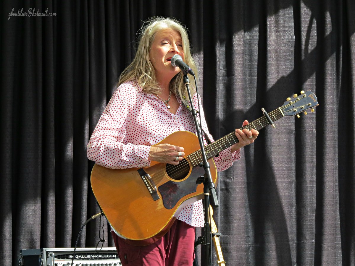 yeproc's tweet photo. .@WUNCmusic has a #YR20 Songs We Love podcast series - featuring some of your favorite Yep Roc artists who performed at the festival! Hear #NickLowe, @KimRichey, @Mandolin_Orange + MORE right here: https://t.co/KvcwMiwxsp https://t.co/ZyYQXvfQqT