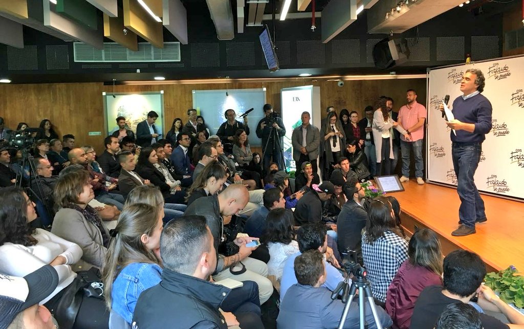 Seremos el gobierno que más va a invertir en educación en toda la historia del país. Incrementaremos el presupuesto de la educación en un 10% como mínimo cada año. Cada peso que le quitemos a la corrupción irá para la educación. #ConEducaciónSePuede #FajardoPropone #ElEquipo