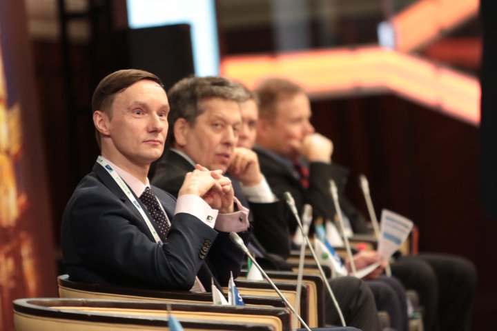 ArgusRussia's tweet photo. Второй день конференции "Argus Татарстан 2018. Нефтепереработка, трейдинг, логистикабыл" посвящен анализу рынка нефтепереработки России. Перед делегатами выступил генеральный директор ПАО "Татнефть" Наиль Маганов.
#ArgusRussia #ArgusConference #ArgusKZN https://t.co/khk3Ddx9pR