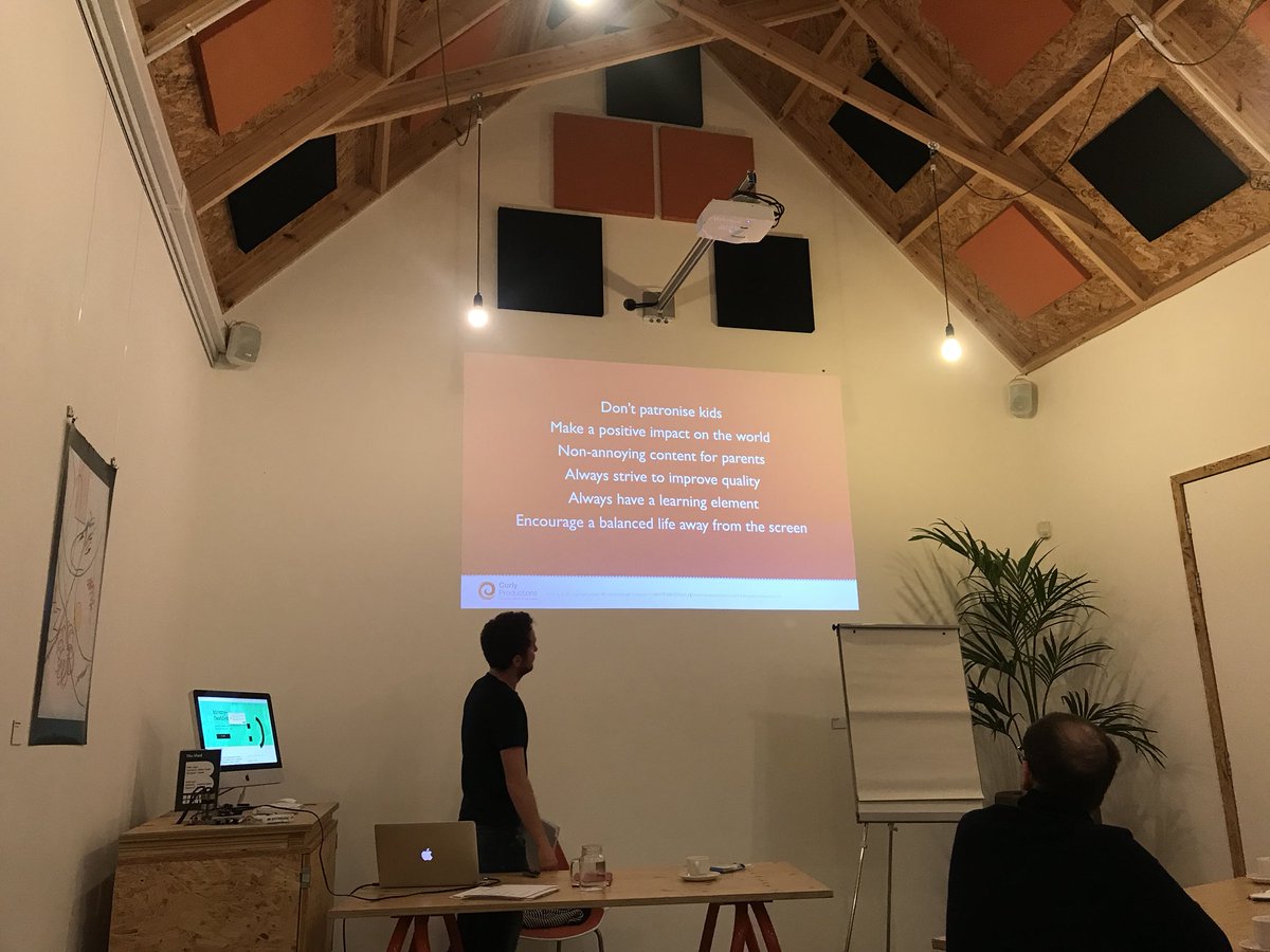 _slates's tweet photo. Really informative session about how to use YouTube effectively. Definitely inspired us @innovateheruk to look at it strategically! @curlyprods 📹

#BinaryFest18 https://t.co/fzmypJ77K9