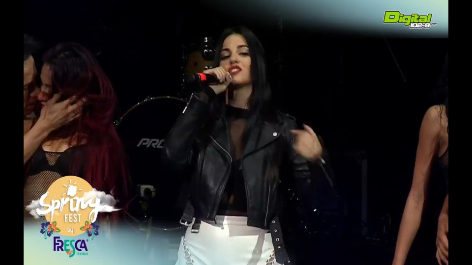 shootforthemon's tweet photo. Nuestra @MaiteOficial en #SpringFest2018ByFresca ayer en #Monterrey tan hermosa 👏😍💞🎤 @digital1029 https://t.co/EG1apggQPd