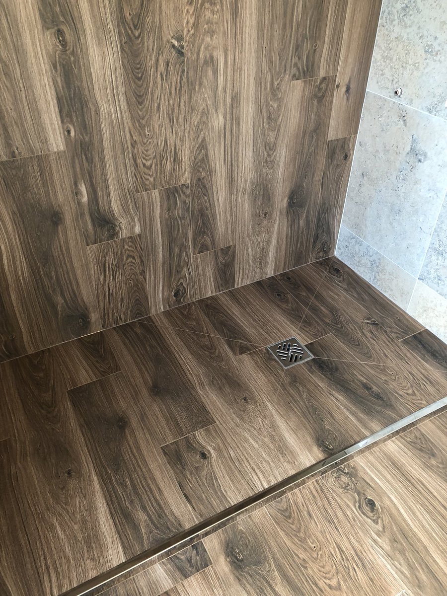 gtaylortiling's tweet photo. Transformation complete ready for 2nd fix love the two contrasts beautiful tiles @LapicidaLtd help with my usual @Dural_UK polished stainless step trim👌@tilemasteradhes @TilemasterTeam @toptileraward @PochinBathrooms @PochinTrade @everbuild https://t.co/vVxX3pWgFb
