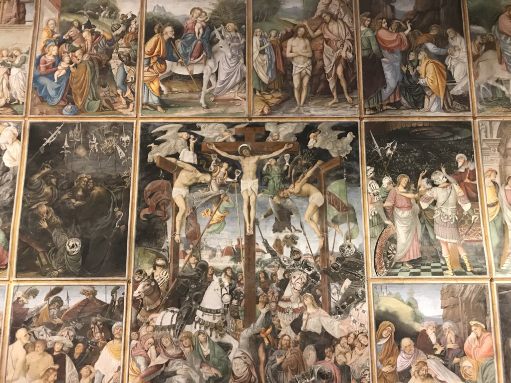 LuigiMascheroni's tweet photo. Alla grande mostra di Gaudenzio Ferrari, maestro nascosto del Rinascimento. Prima tappa: Varallo. Ecco il grandioso affresco della chiesa di Santa Maria delle Grazie visto dai ponteggi #capolavoro https://t.co/LBo6npfIMg