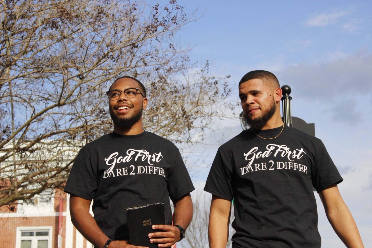 davonw41's tweet photo. “It’s not just a brand it’s a lifestyle” Dare 2 Differ Clothing Co🔐 #dare2differ #gsu #southernnotstate https://t.co/qufigFxXkv