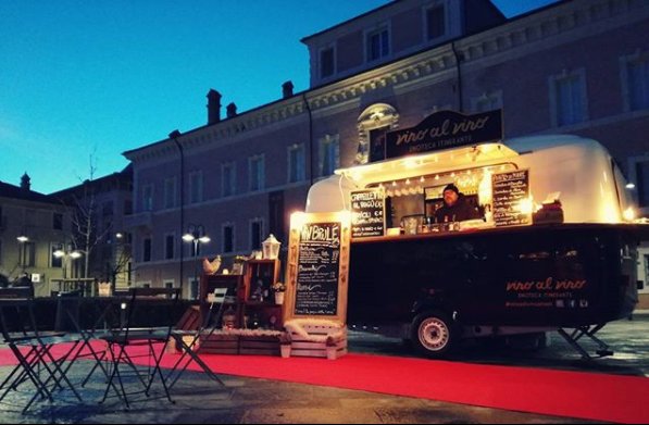 antosavarese's tweet photo. Vino al Vino - La storia dell'enoteca itinerante https://t.co/jmNGYdPffG https://t.co/NrjZtFr0J2