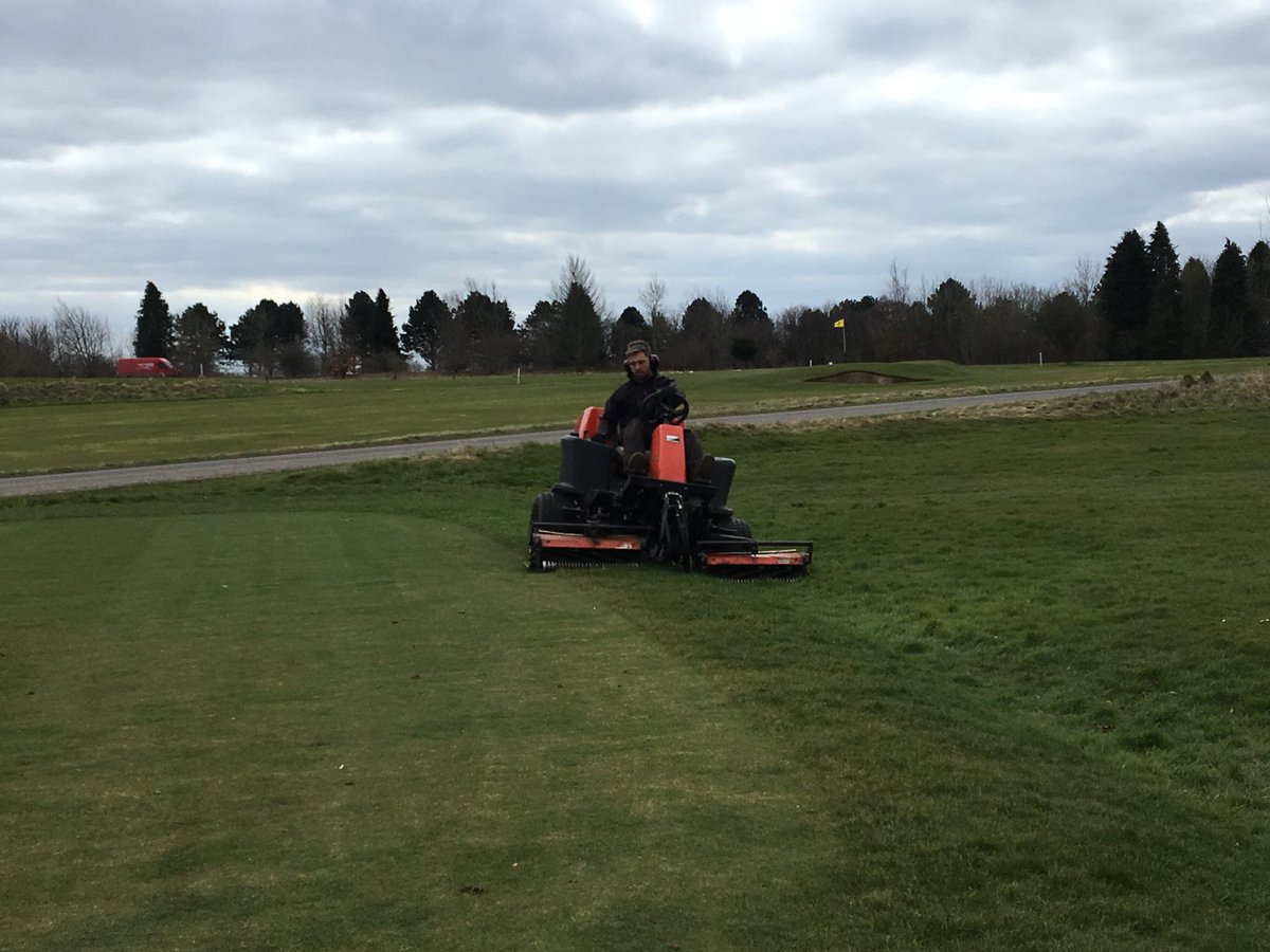MarkSim93794378's tweet image. Busy day on the course today, nice to out cutting some grass 😀 cut tees, aprons and tee surrounds 👍 ahead of our first medal this weekend 👌 #springhasarrived #stripes #presentation @KingsdownGC