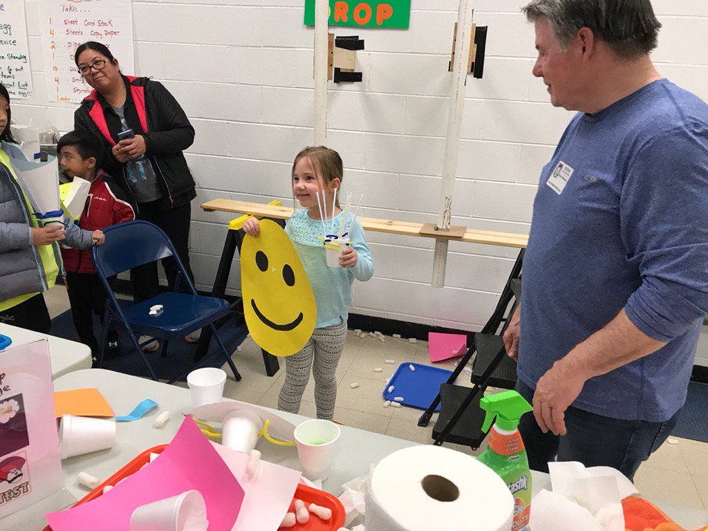 TaniaParciany's tweet photo. Mr. Science Wayne Wittenberg's Egg Drop Challenge was a huge success.  A large line at all times.  And 😋😉😛 faces! https://t.co/HIIJMlEvoj
