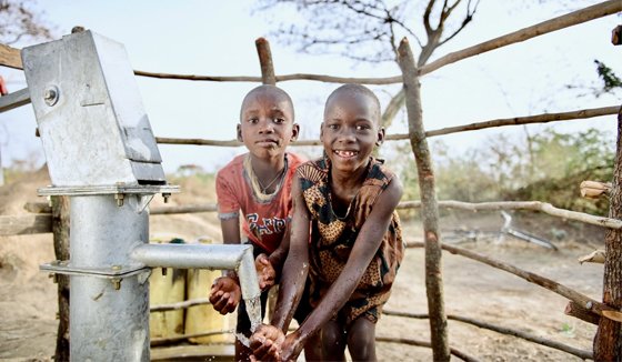 Today is #WorldWaterDay!💧 Everyone deserves clean water, and @Thirstproject is working to make that happen. Join the fight and save lives by giving the gift of water. bit.ly/2GbV4oW