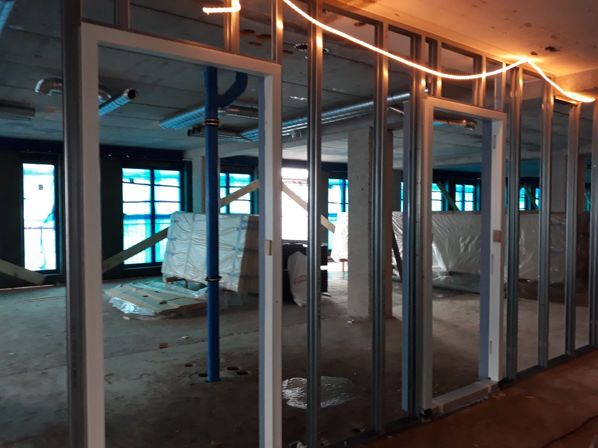 ABBBOUWGROEP's tweet photo. Waar zijn we vandaag druk mee geweest? In project Van Vollenhovenkwartier in Rotterdam hebben we de wanden op de vijfde verdieping voorzien van metalstud profielen. #update #debouwmaakthet https://t.co/PSVTWIXgf0