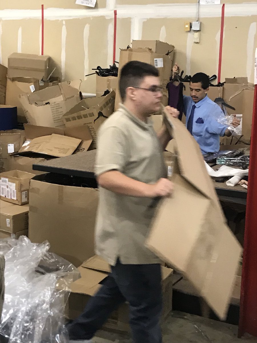 schotttarr's tweet photo. Teamwork Reddix style @NISDReddix @Jbcaldwe @ericahallam @HEB_Dierker @FallasStores https://t.co/zTNz28Tbgi
