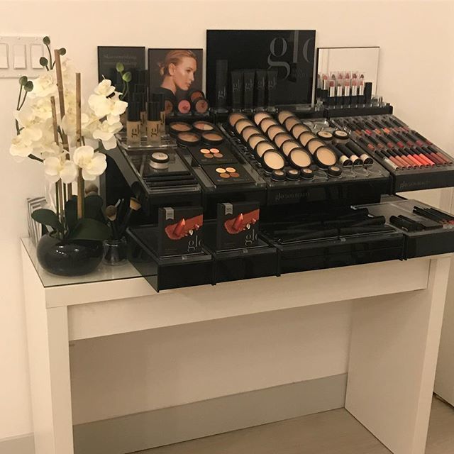 skinglowlaser's tweet photo. To celebrate the beginning of SPRING: Glo skin beauty products are 15% OFF. 😍 Come by the clinic from 11-4pm for a complimentary make up application and find out why we absolutely love ❤️ glo products.
✔️does not clog pores ✔️no animal testing -c… https://t.co/d9TZpPsoL3 https://t.co/adXJwIMIpz