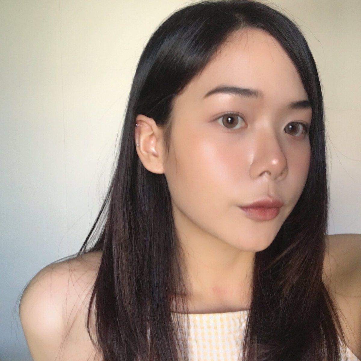looookmai's tweet photo. การปัดไฮไลท์ให้ถูกจุด ช่วยทำให้ผิวดูสวยและขึ้นกล้องมากขึ้นนะ https://t.co/ezCyVS5I7m