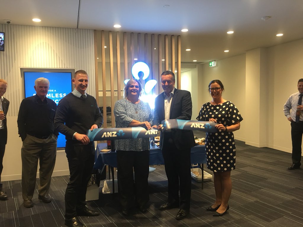 Excited to announce that ANZ Bairnsdale is open for business! Great investment in key regional site with opportunity abounding - thank you to <a href="/DarrenChesterMP/">Darren Chester MP</a> <a href="/PipTimms/">Pip Timms</a> for a fantastic opening night #Bairnsdale #proudlygrowingregional
