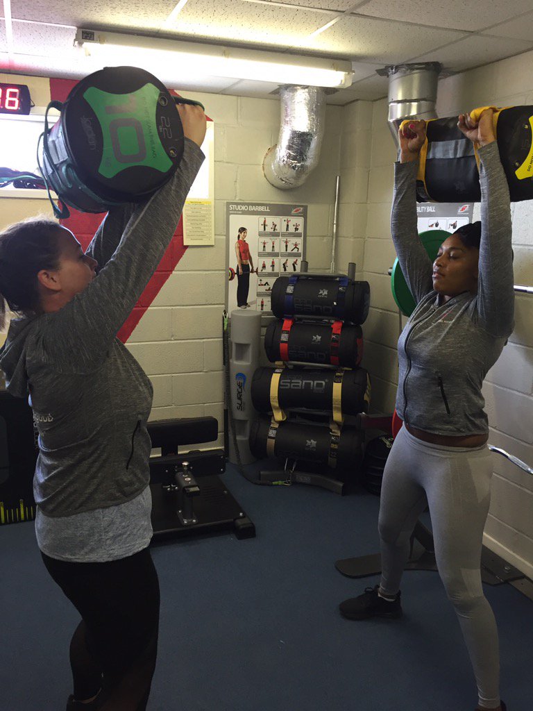 aaronfeelgood's tweet photo. @jordanfitnessuk training with @aaronfeelgood . More Jordan Toys #squat-rack #plyo #sissysquat #powerbag https://t.co/xY08IIe724