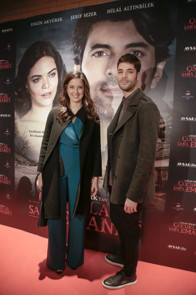 cocuklarfilm's tweet photo. #ÇocuklarSanaEmanet galasından..
@AvsarFilm #ÇağanIrmak #EnginAkyürek #HilalAltınbilek #ŞerifSezer #OsmanAlkaş  #OgünKaptanoğlu https://t.co/9xwLC386Po