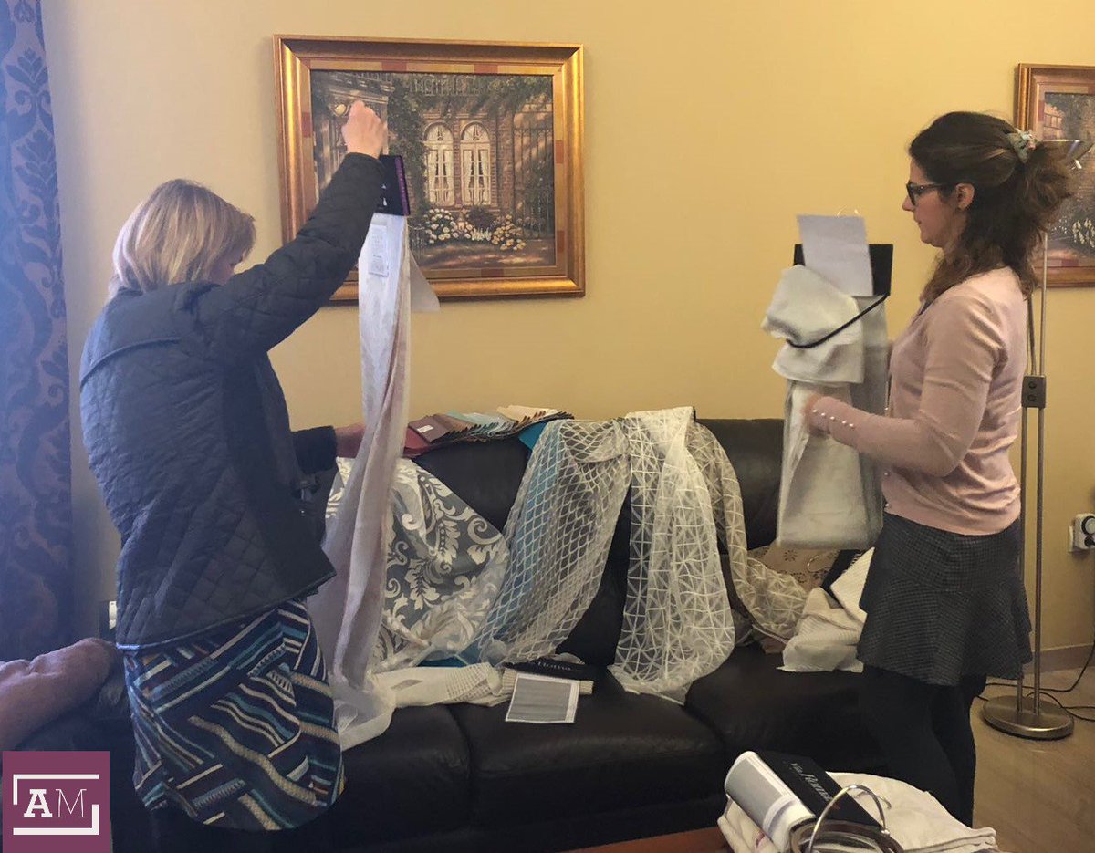 AMinteriorista's tweet photo. Hoy estamos en Fuente Palmera (Córdoba) seleccionado tejidos para darle un nuevo 'look' a este hogar. ¡La primavera pide cambios!
#AnaMesa #Interiorismo #Textiles #Hogar https://t.co/2HCi3EHPMb