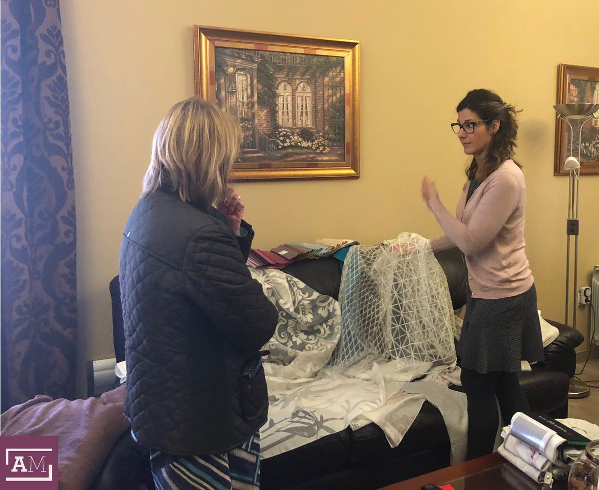 AMinteriorista's tweet photo. Hoy estamos en Fuente Palmera (Córdoba) seleccionado tejidos para darle un nuevo 'look' a este hogar. ¡La primavera pide cambios!
#AnaMesa #Interiorismo #Textiles #Hogar https://t.co/2HCi3EHPMb