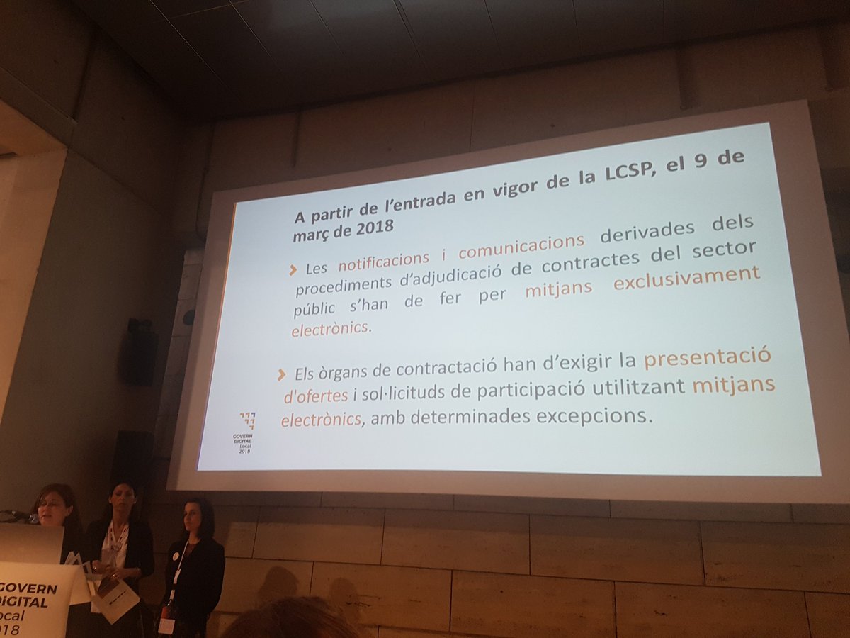 miatarter's tweet photo. Sessió al congrés de #governDigital   #contractacioPublica nova llei de contractes #LCSP2017 obliga a la presentació d'ofertes en format electrònic #sobredigital 

#tramitacioelectronica #transformaciodigital 
#CGDL2018 https://t.co/MIicSaaAR4