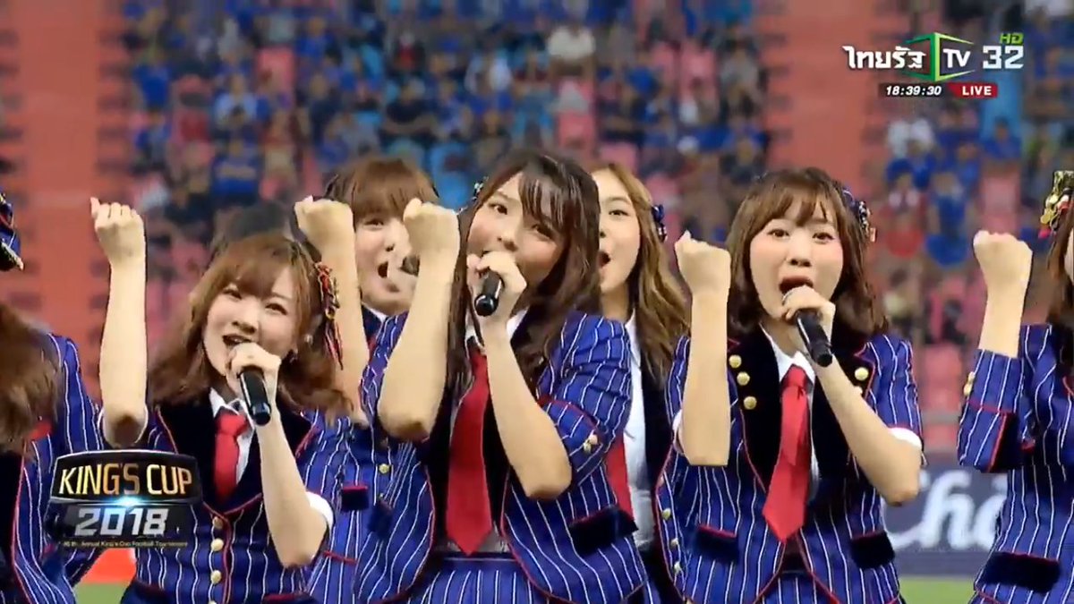 bnk48ornly's tweet photo. Shonichi อรตำแหน่งดีและเด่นมาก เย้! ยินดีด้วยนะอรรรร 🎉🎉
แต่ถึงอรอยู่ตรงไหน ยังไงพวกเราก็มองหาอรเป็นคนแรกเสมออออยู่แล้วววว
สู้ต่อไปนะอรรรร
ปล. รูปสามมีการไม่ปะติดปะต่อนิดหน่อยเน้อออ
#BNK48 #OrnBNK48 #SalmOrn #KeepMovingOrn #BNK483rdSingle #ShonichiTH #Shonichi https://t.co/HVUEKIzBuv