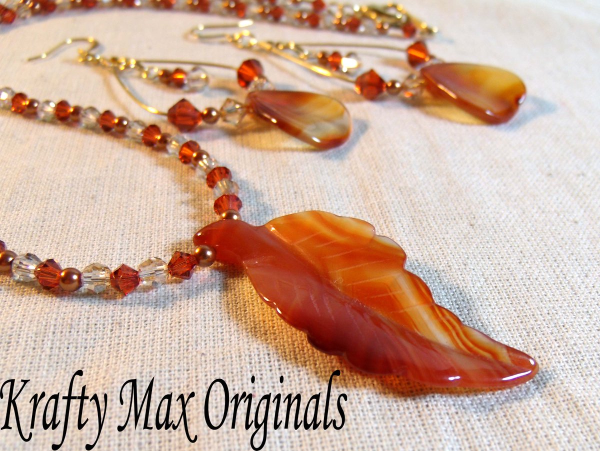 KMDESTASH's tweet image. Carnelian Leaf &amp;amp; Swarovski Crystal Set (discounted to $20) kraftymax.net/shop/carnelian… #handmade #jewelry #supporthandmade #buyhandmade #handmadelove #jewelrydesigner #jewelryart #uniquejewelry #handcrafted #kraftymax #kmax #carnelian #leaf #gemstone #necklace #earrings #orange