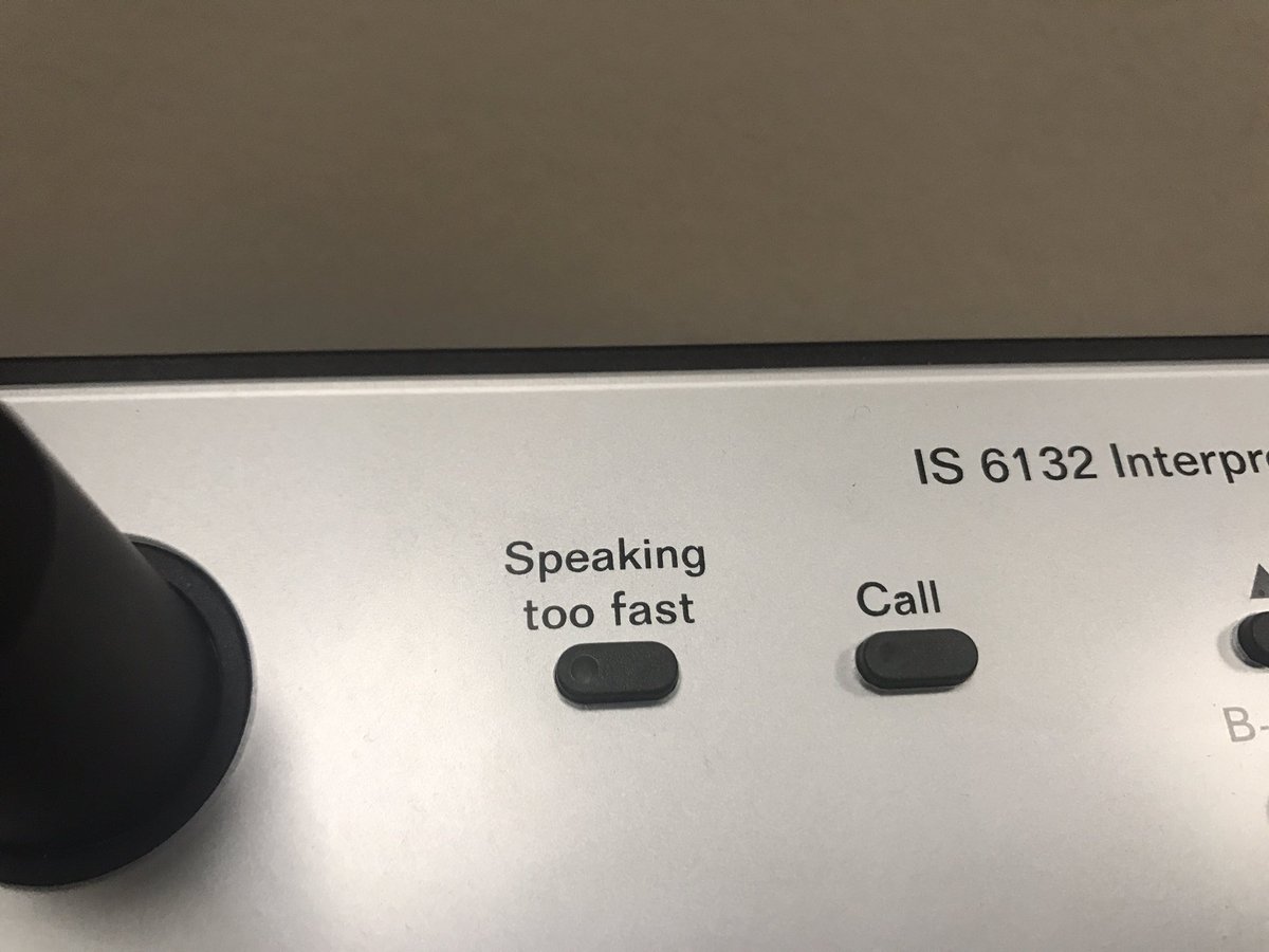 nuriatraductora's tweet photo. All interpreting booths should be equipped with this button! #1nt https://t.co/jIz3V1QBuU