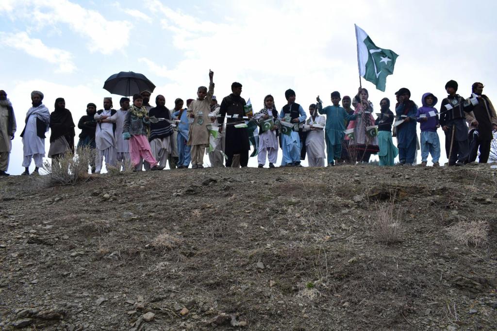 EagleWaziristan's tweet photo. Sabz Hilali Parcham in the remotest foothills of #Preghar mountain #BuspaKale #BadarValley #Ladha #Waziristan.
#23 Mar celebrations. https://t.co/ZwydXJH5Gn