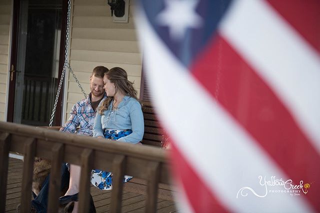 JeremiSchortgen's tweet photo. This engagement session 😍😍💕💕. #yellowcreeksocial #yellowcreekphotography #engaged #engagementring #engagementphotos #military #porch #america #decaturphotographer #jaycountyphotographer #indianaphotographer #fortwaynephotographer https://t.co/95PTZzJWlH