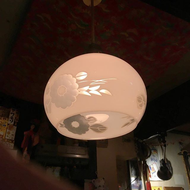 ryo_town's tweet photo. この笠が欲すい。
ネットで見つけても高くて手が出ない^^; #切子照明 #japaneselight https://t.co/z7CZqf6bAG