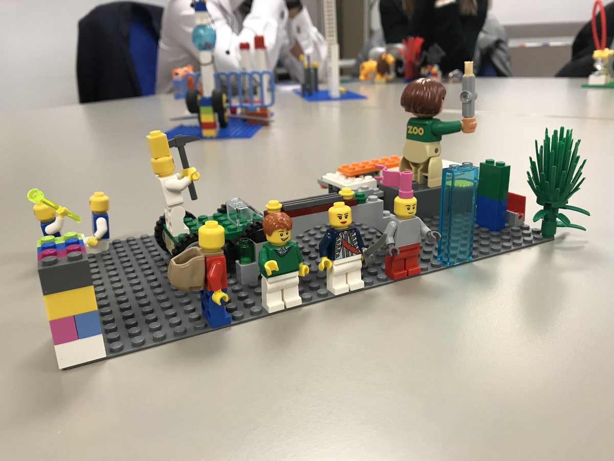 lamardeana's tweet photo. Potencia, análisis, diversidad, motivación, creatividad, aprendizaje, sorpresa, capacidad... así aflora el talento emprendedor en #ConcursoEOICV @eoi @borjaruiz https://t.co/cBGyiRrfCx
