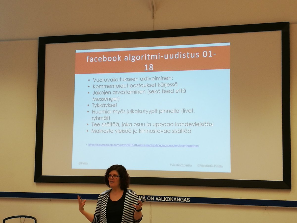 TiinaKolibri's tweet photo. @laurajohansson kouluttaa Facebook algoritmi-uudistus 01-2018 #somekurssi #sometrendit #somekanavat @Markinst #markinst #aikuiskoulutus #viestintä2018 #viestintäpiritta #ainaoppiiuutta https://t.co/axNQYFOB5F