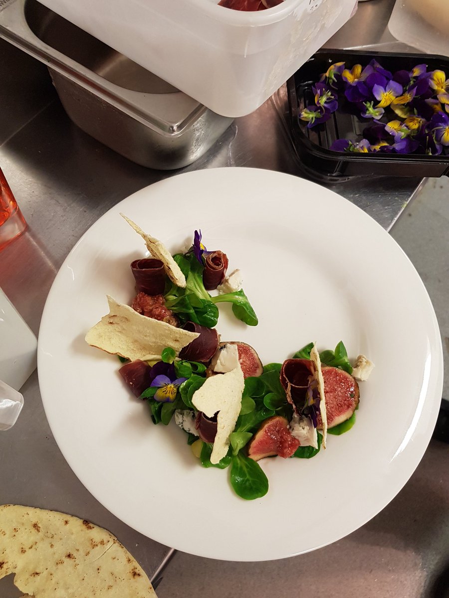 amaronebath's tweet photo. New starter, prosciutto di pecora, blue di pecora cheese, mirto infused figs &amp; lambs lettuce.....amazing mix of sapidity, salt, bitter &amp; sweet. #Food @zerboni_taste @visitbath @BathFoodies @BathLifeMag @CrumbsMag @MichelinGuideUK https://t.co/aT0FrOlfLc