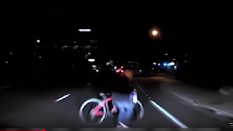 DiamondGlassPHX's tweet photo. Video from #Uber #selfdrivingcar shows fatal crash https://t.co/C4MePSfa81 https://t.co/tJdtgEvHjN