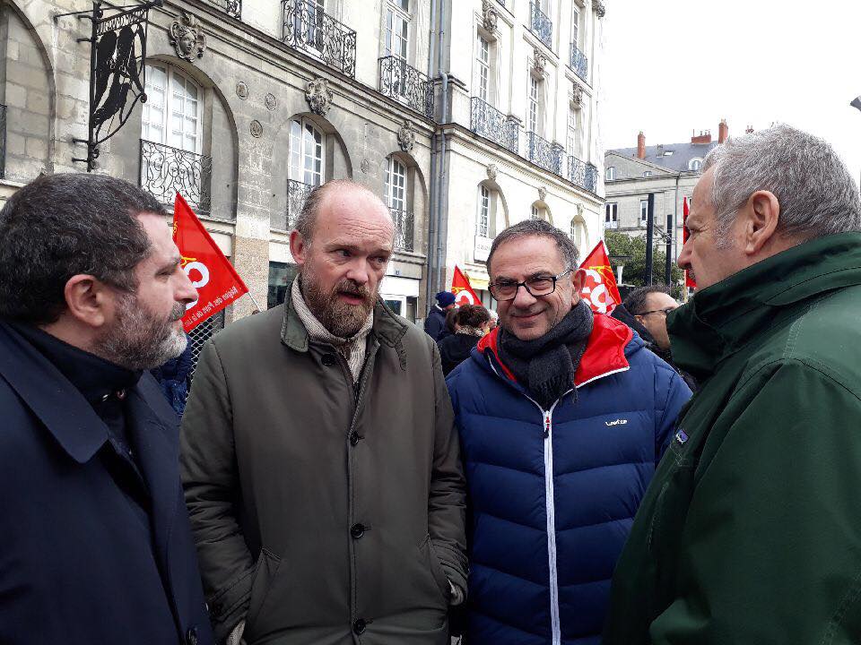 RomainBouth's tweet photo. Jour de manifestation avec les camarades de @fede_ps44 pour la défense du service publique. https://t.co/q3SITIEKjR