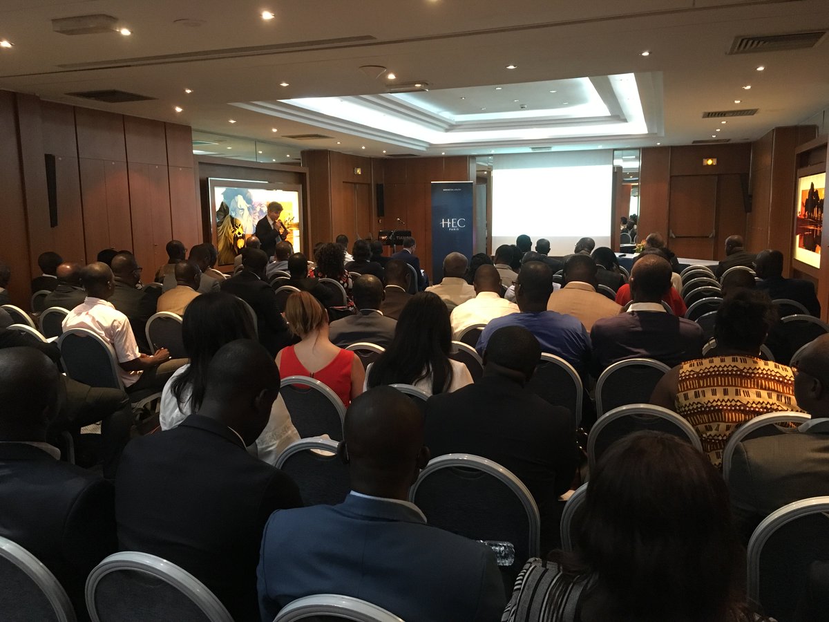 HECParisExecEd's tweet photo. Retour sur la #Masterclass « Customer Experience Management » qui s’est déroulée à Abidjan le 15 mars dernier.     #Abidjan #Côteivoire @MagdaRawecka @SeanKilbride2 https://t.co/MySkJo0gKa
