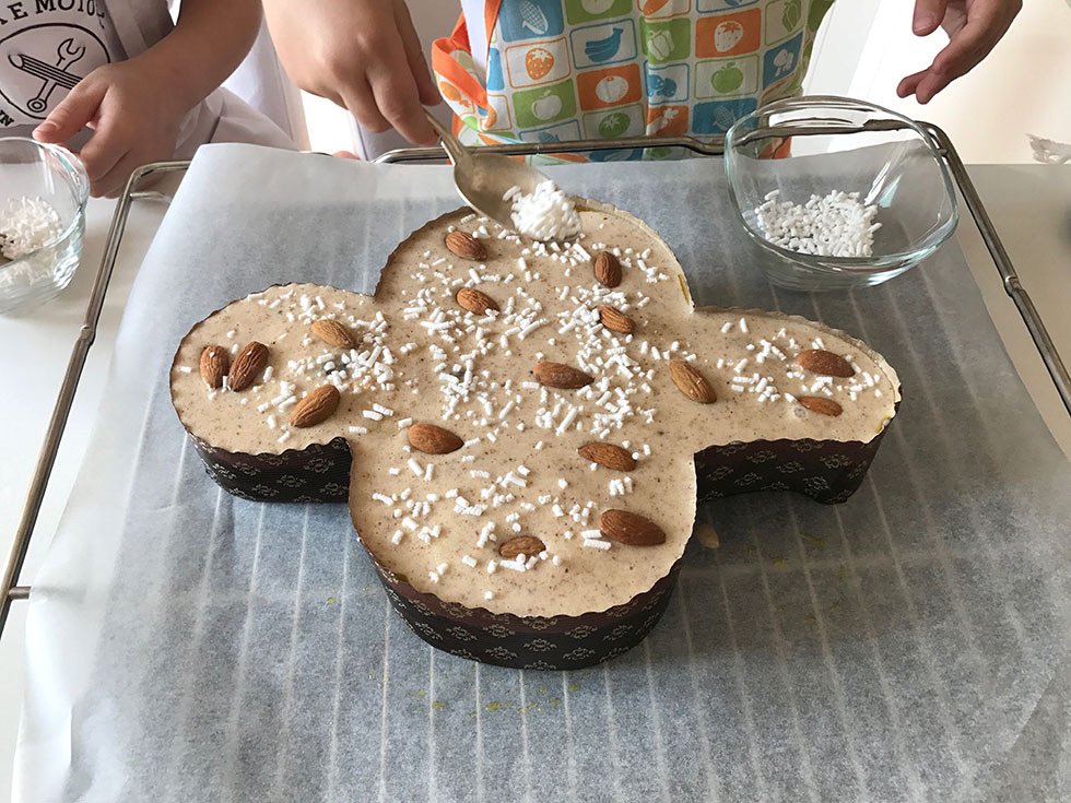 Colomba di #Pasqua fatta in casa? Si sì può fare, noi abbiamo provato e sul sito vi diamo la #ricetta passo a passo! Allacciate il grembiule e impastiamo insieme 😉
pastaemotori.com/it_it/recipes/…