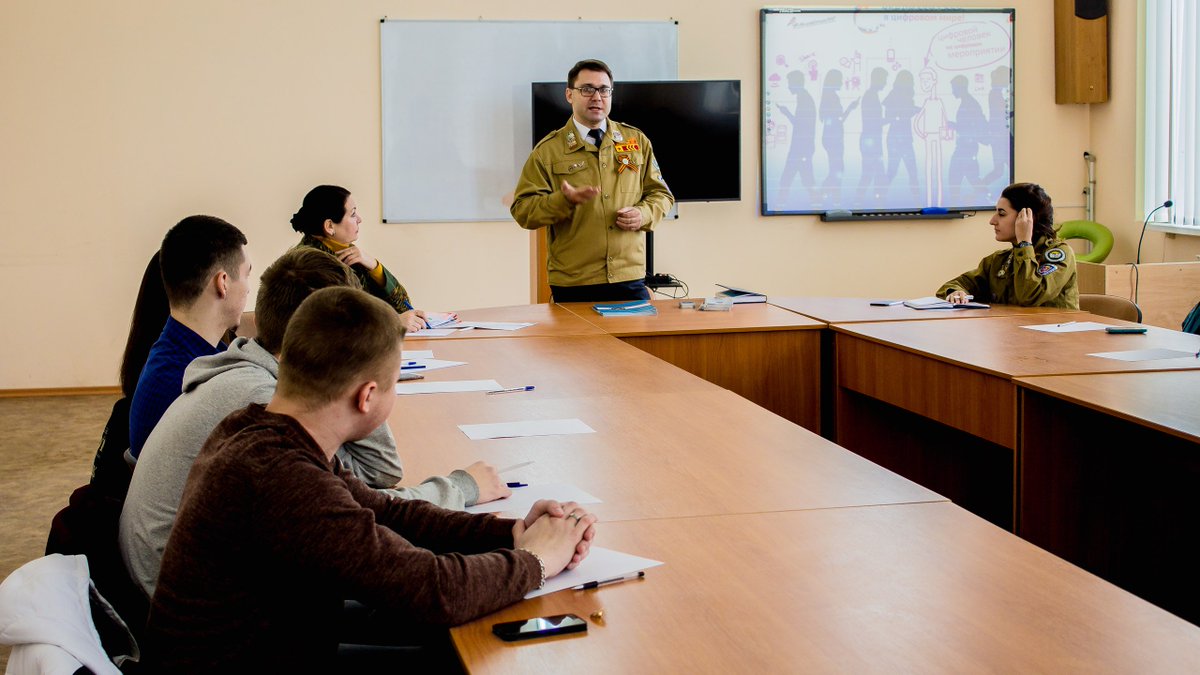 FFEAFeo's tweet photo. Сегодня состоялась встреча с Владимиром Кайданским, командиром Регионального штаба Крымского РО МООО «РСО». https://t.co/NojJoIPnUf https://t.co/GagLKGeQae